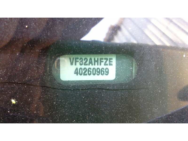 peugeot 206 berlina del año 1999