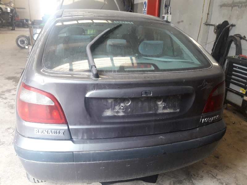 renault megane i fase 2 berlina (ba0) del año 1999