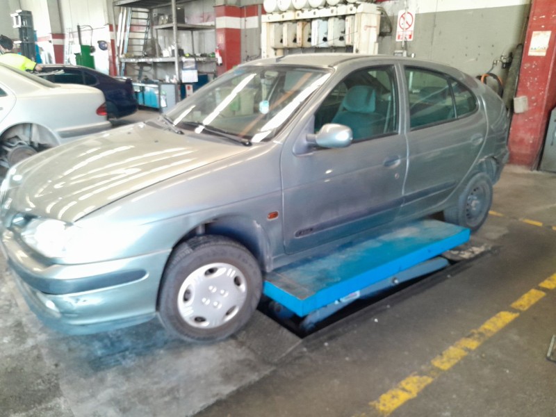 renault megane i berlina hatchback (ba0) del año 1998