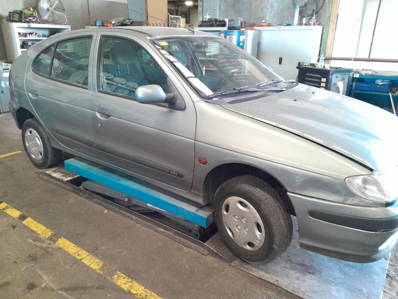 renault megane i berlina hatchback (ba0) del año 1998