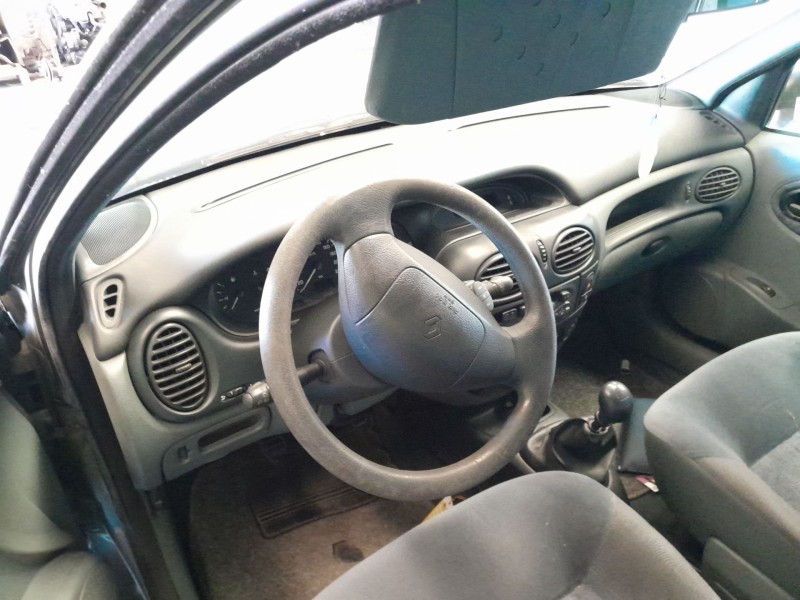 renault megane i berlina hatchback (ba0) del año 1998