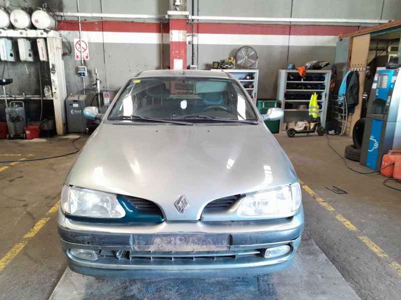 renault megane i berlina hatchback (ba0) del año 1998