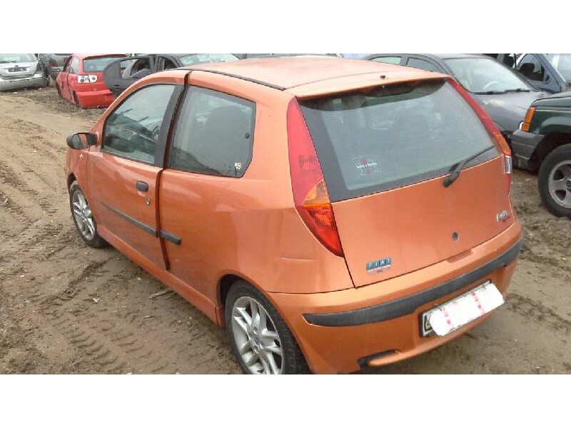 fiat punto berlina (188) del año 2000
