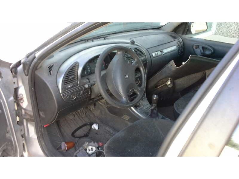 citroën xsara berlina del año 1999