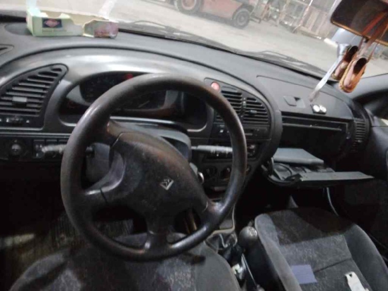 citroën xsara berlina del año 1998