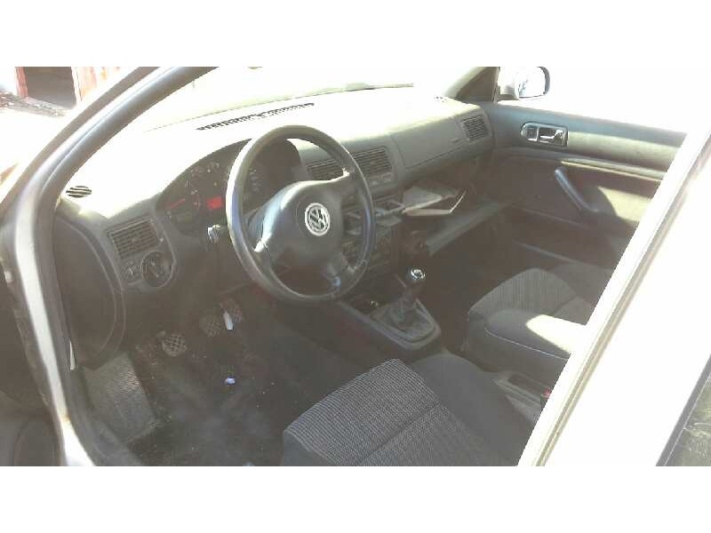 volkswagen golf iv berlina (1j1) del año 2000