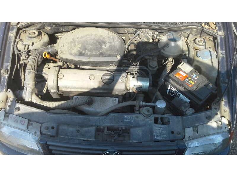 volkswagen polo berlina (6n1) del año 1997