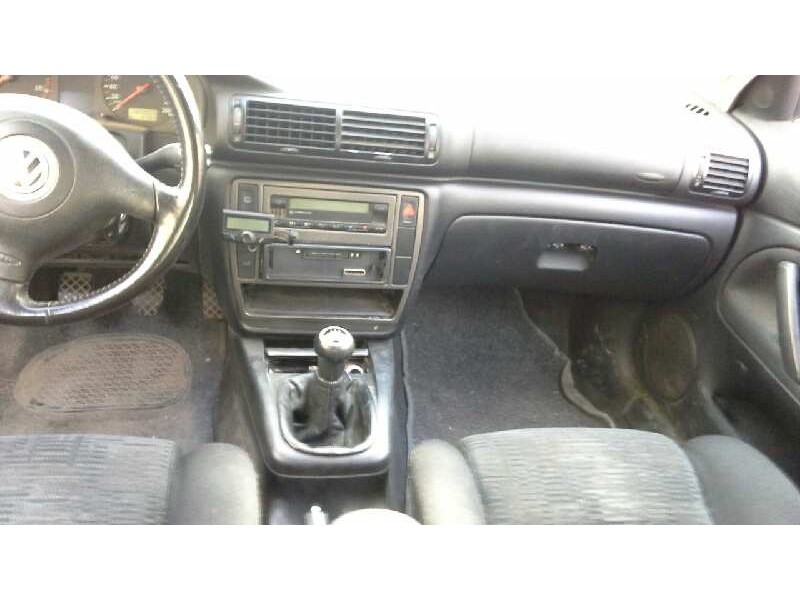 volkswagen passat berlina (3b2) del año 1999