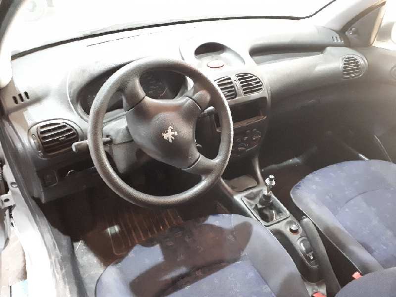 peugeot 206 berlina del año 1999