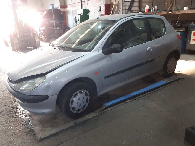 peugeot 206 berlina del año 1999
