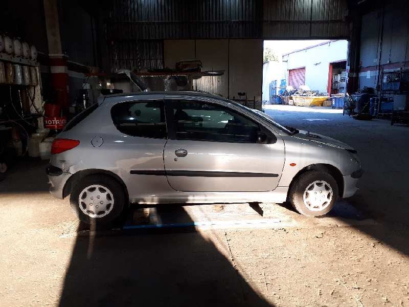 peugeot 206 berlina del año 1999