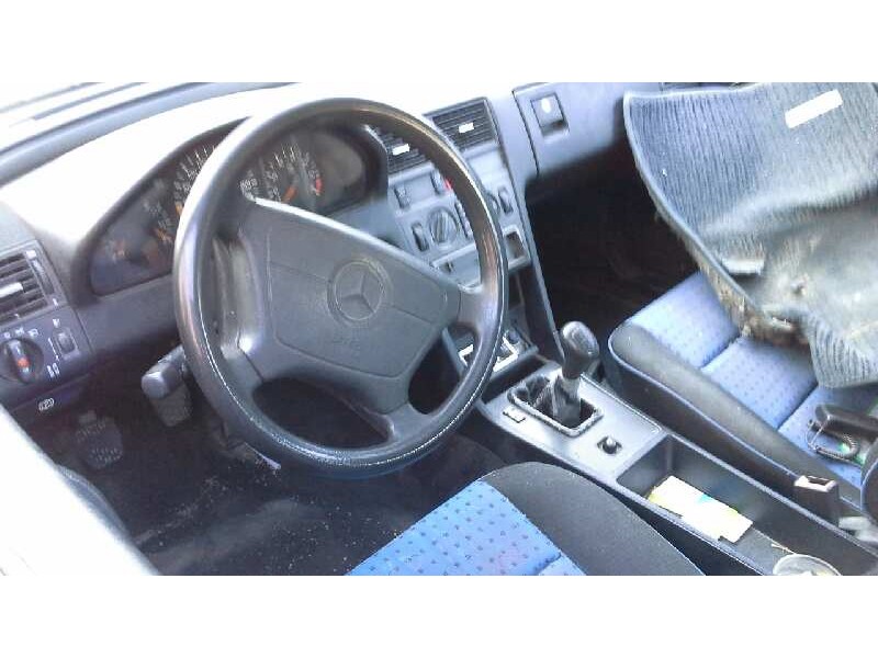 mercedes-benz clase c (w202) berlina del año 1993