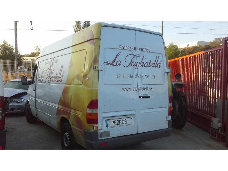 mercedes-benz sprinter 02.00  caja cerrada del año 2000