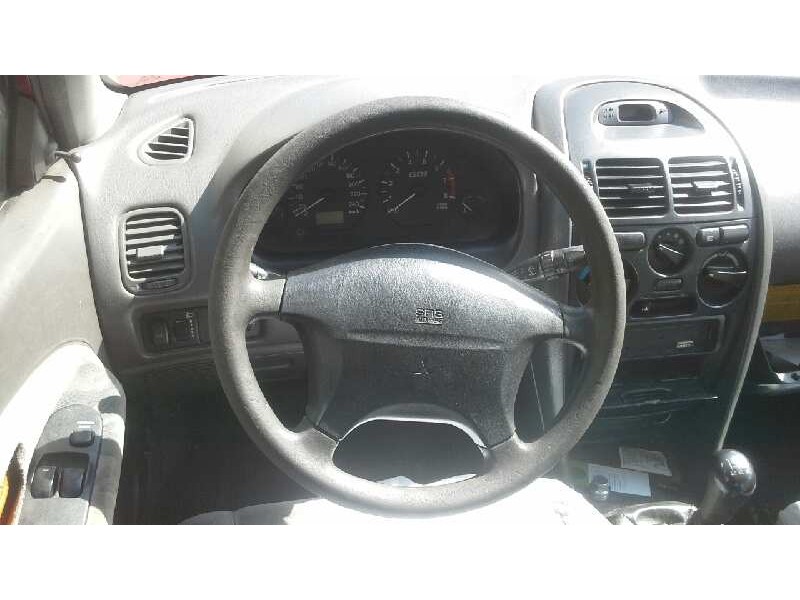 mitsubishi carisma berina 5 (da0) del año 1998