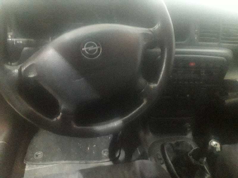 opel vectra b berlina del año 1998