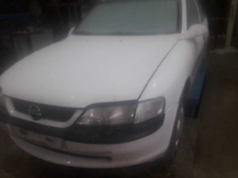 opel vectra b berlina del año 1998
