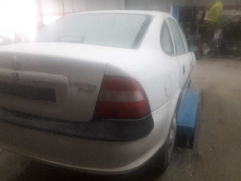 opel vectra b berlina del año 1998