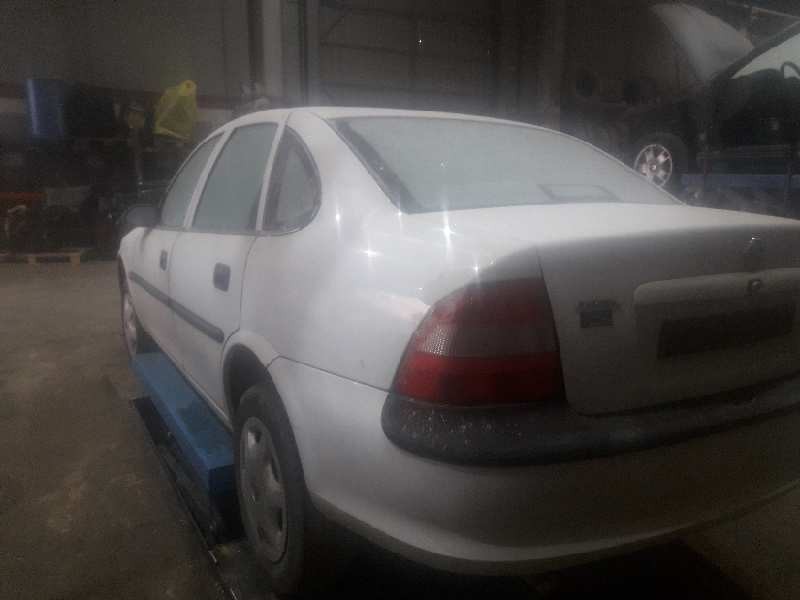 opel vectra b berlina del año 1998