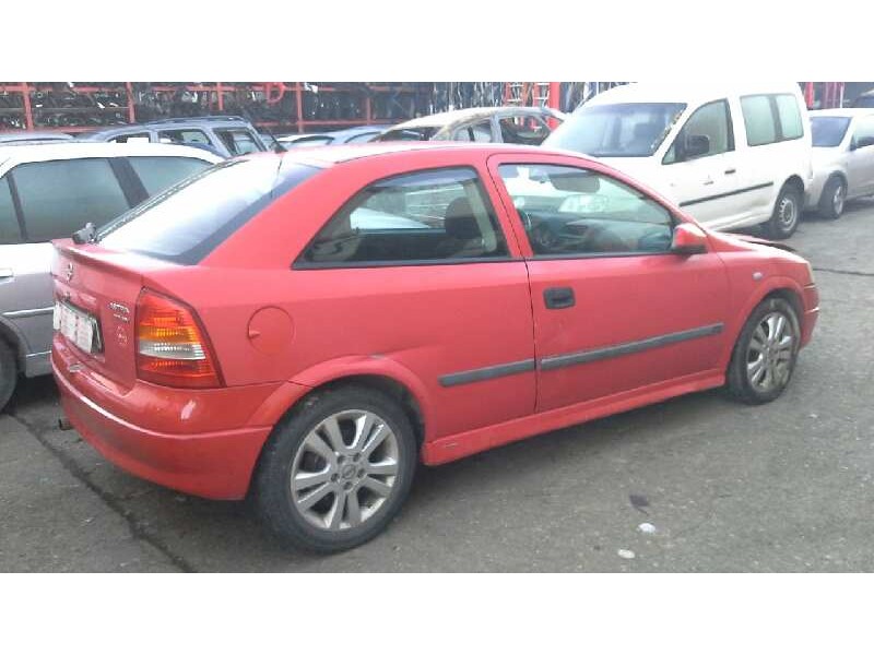 opel astra g berlina del año 2000