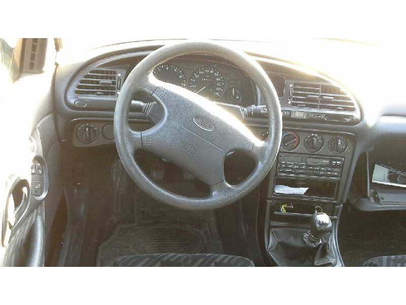 ford mondeo berlina/familiar (fd) del año 1996