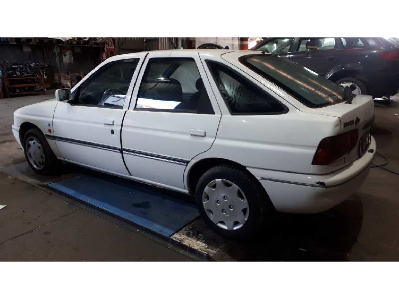 ford escort berlina/turnier del año 1994