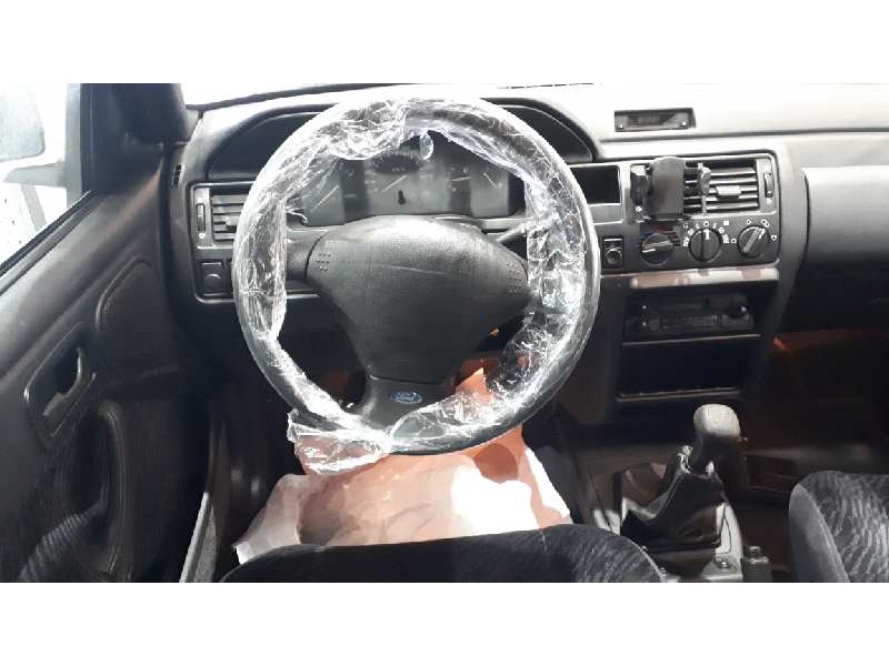 ford escort berlina/turnier del año 1994