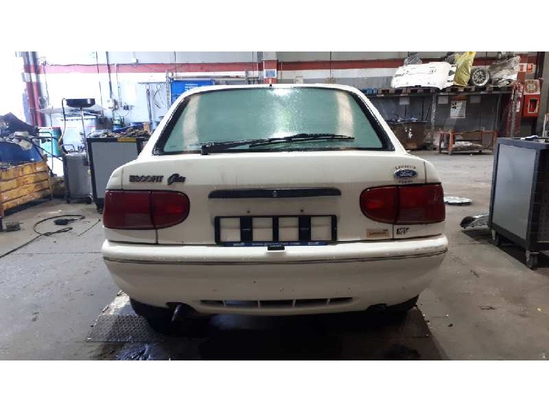 ford escort berlina/turnier del año 1994