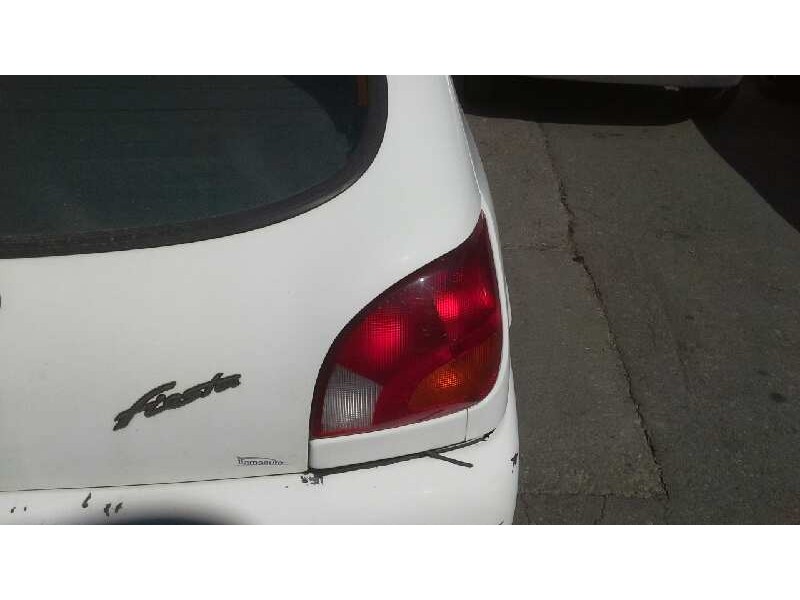 ford fiesta berlina (dx) del año 1999