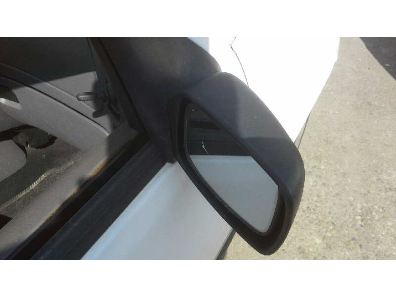 ford fiesta berlina (dx) del año 1999