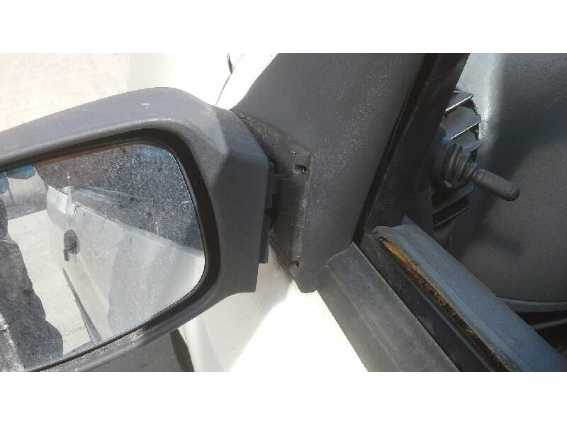 ford fiesta berlina (dx) del año 1999