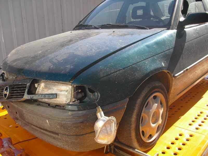 opel astra f berlina del año 1997