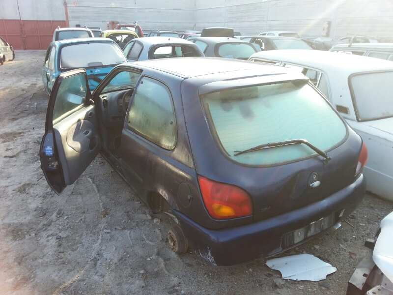 ford fiesta berlina del año 1998