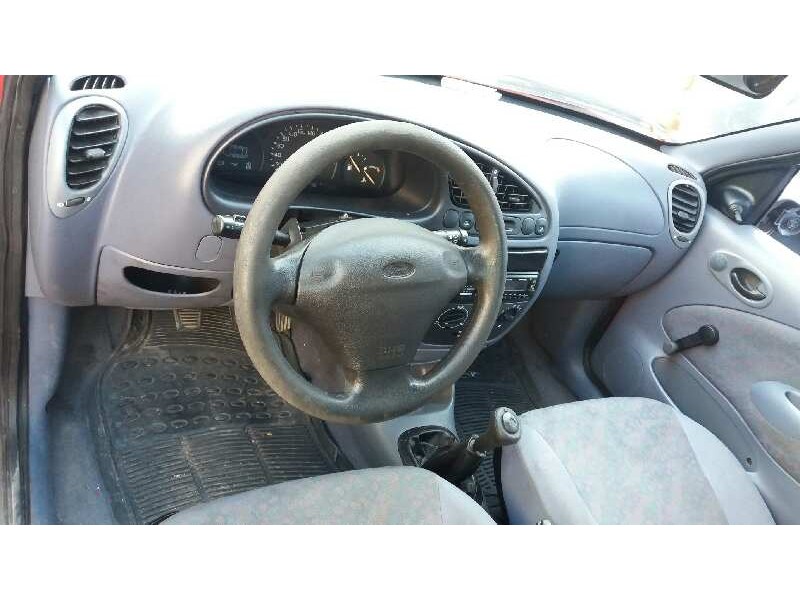 ford fiesta berlina (dx) del año 1996