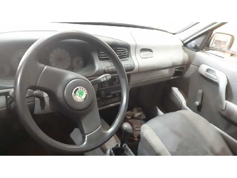 skoda pickup del año 1998