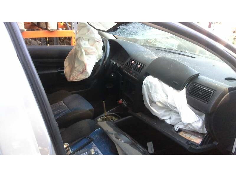 volkswagen golf iv berlina (1j1) del año 2000