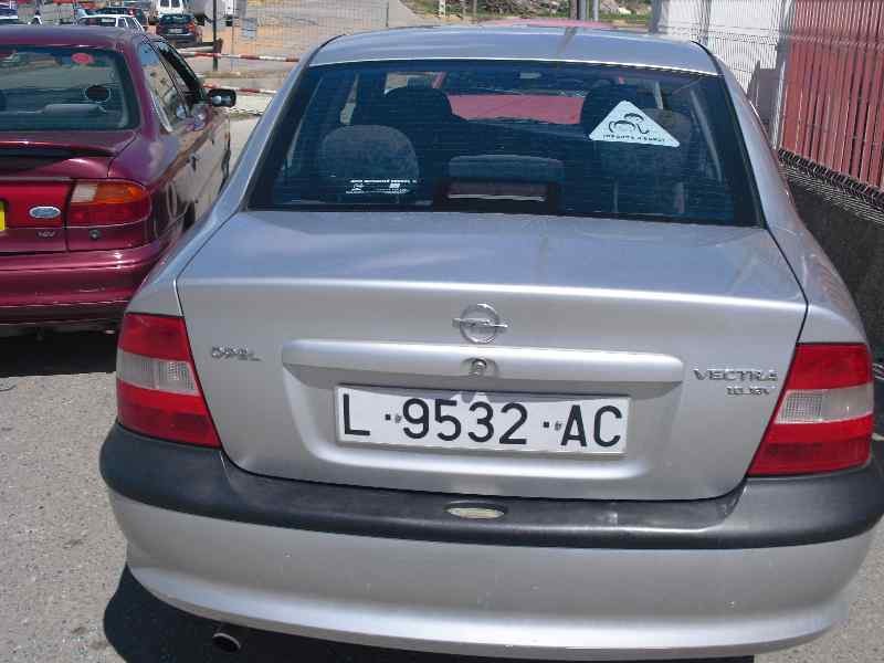 opel vectra b berlina del año 1998