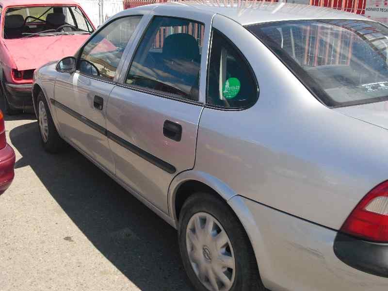 opel vectra b berlina del año 1998