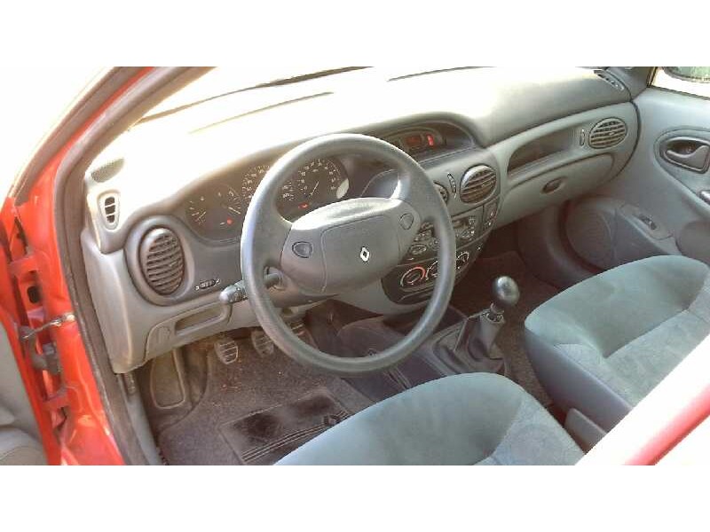 renault megane i berlina hatchback (ba0) del año 1997