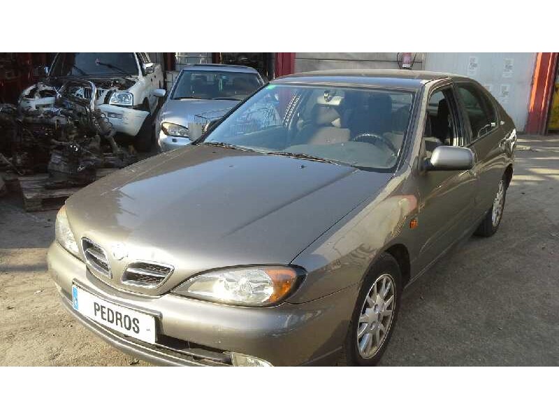 nissan primera berlina (p11) del año 2000
