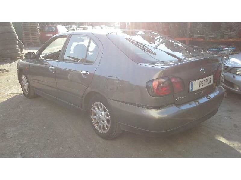 nissan primera berlina (p11) del año 2000