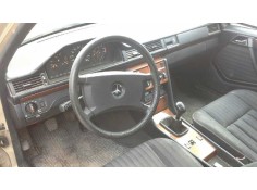 mercedes-benz clase e (w124) berlina del año 1991 2