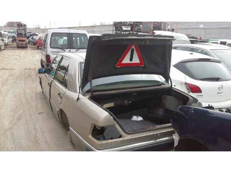 mercedes-benz clase e (w124) berlina del año 1991