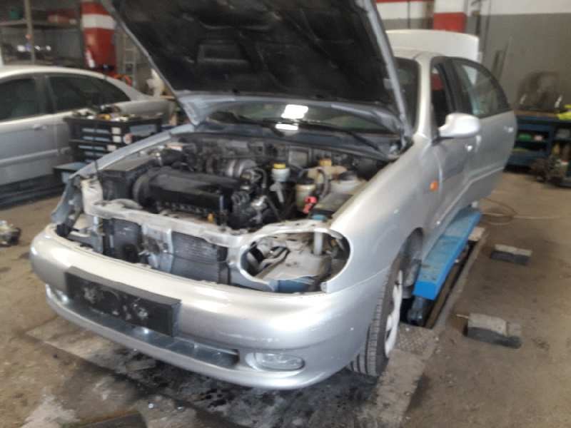 daewoo lanos del año 2000