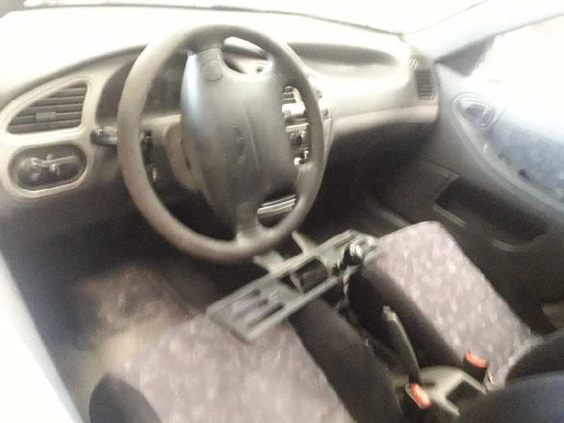 daewoo lanos del año 2000