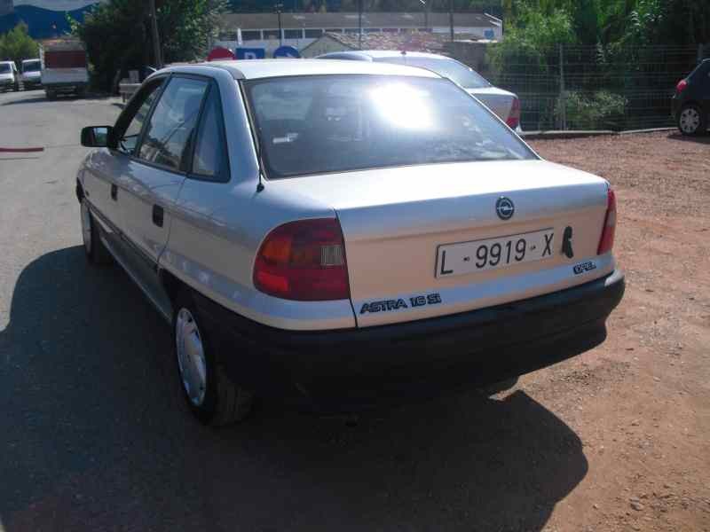 opel astra f berlina del año 1994