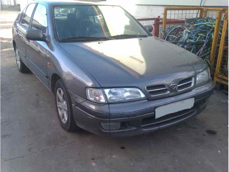 nissan primera berlina (p11) del año 1996
