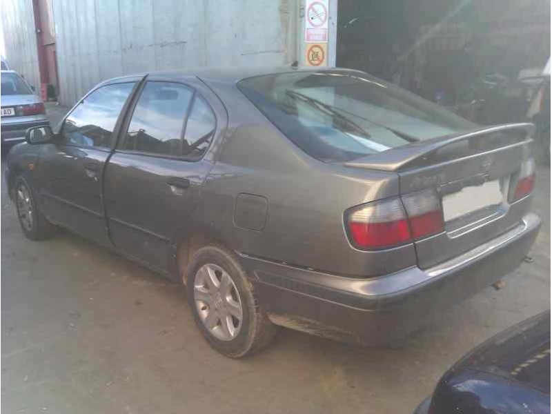 nissan primera berlina (p11) del año 1996