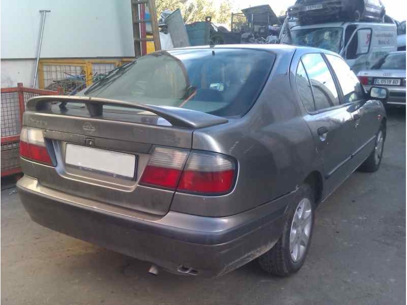 nissan primera berlina (p11) del año 1996