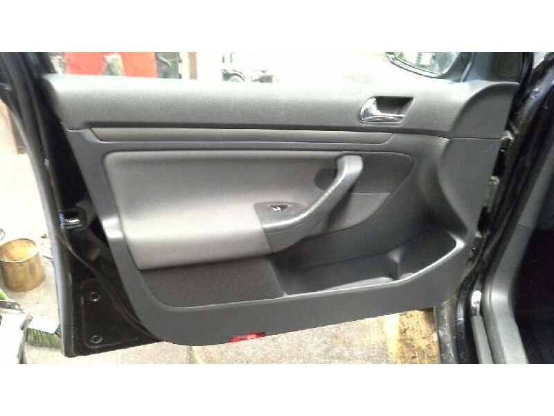 volkswagen golf v berlina (1k1) del año 2004