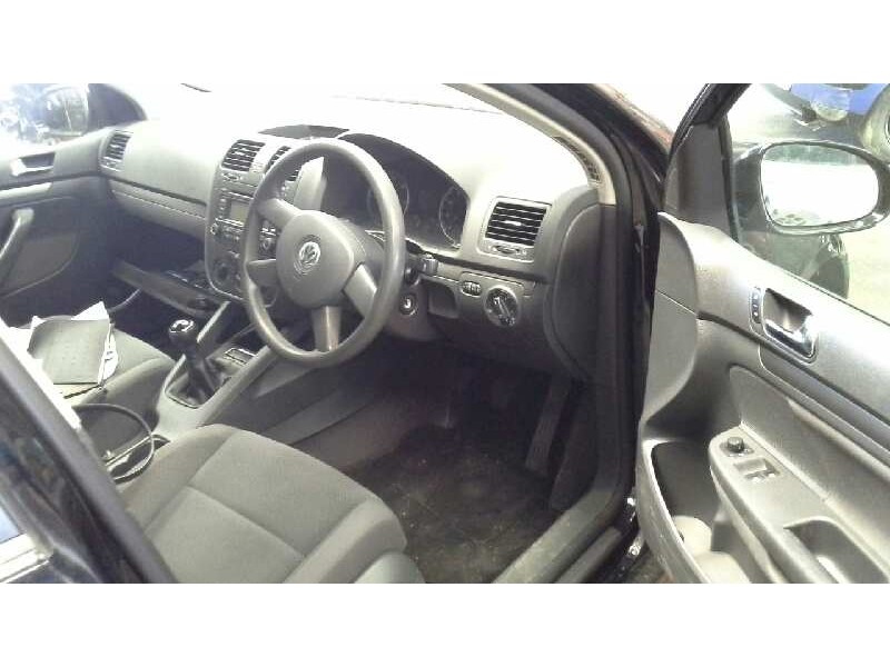 volkswagen golf v berlina (1k1) del año 2004